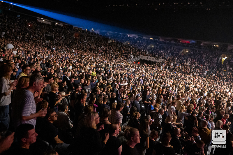 Veliki koncert kultnog benda Psihomodo Pop u Areni Zagreb u sklopu turneje "Vjerujem u čuda" s kojom obilježavaju četrdeset godina karijere.