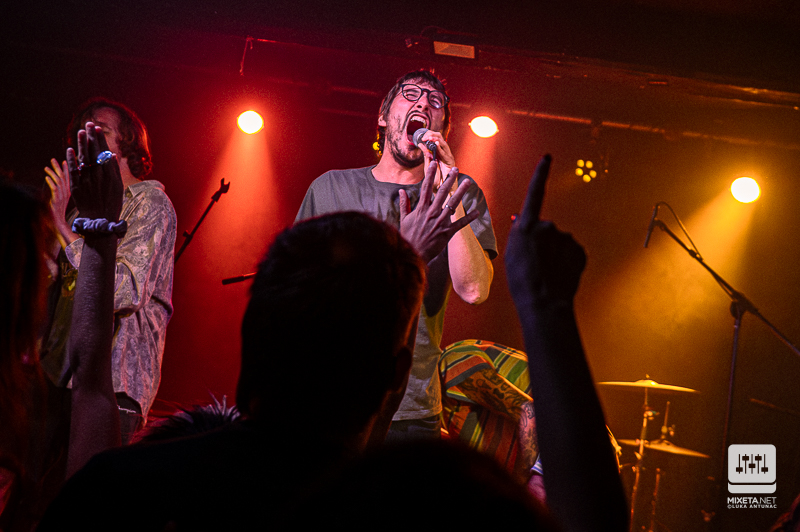 Antun Aleksa IDEM je u rasprodanom AKC Attacku održao posljednji koncert iz ere albuma "poyy".