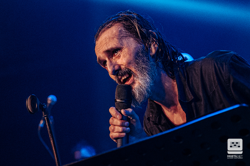 Goran Bare i Majke su u rasprodanom zagrebačkom klubu Boogaloo održali svoj prvi koncert u sklopu 40 godina karijere