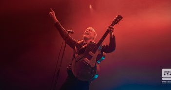 Bryan Adams u sklopu velike svjetske turneje Roll with the Punches održat će koncert u ambijentu pulskog Amfiteatra 29. srpnja 2025. godine.