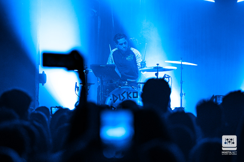 Buč Kesidi u Vintage Industrial Bar-u // Photo by Luka Antunac