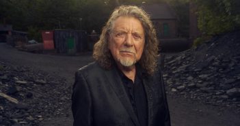 Press: Robert Plant / photo: Tom Oldham