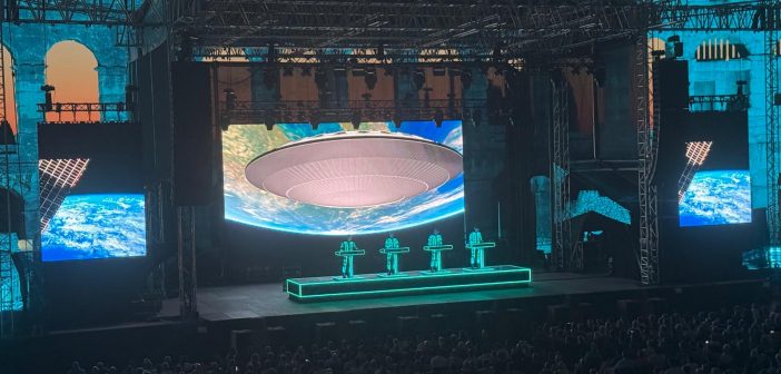 Kraftwerk u pulskoj Areni – sjedeći retrofuturizam ljudi-mašina